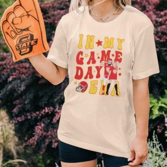 🛍️BUNDLE ONLY ITEM🛍️ Game Day Era Swiftie T shirt L - Picture 4 of 10